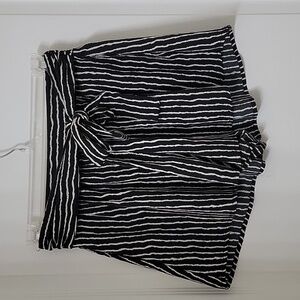 Silence + Noise Size S Black & White Striped Tie Belt Dress Shorts, EUC